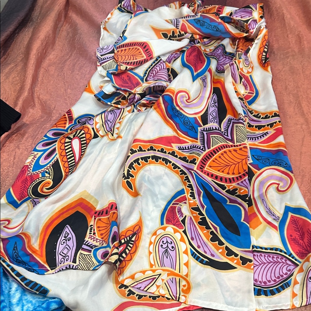 Essentials by Milano Multicolor Paisley Top‎